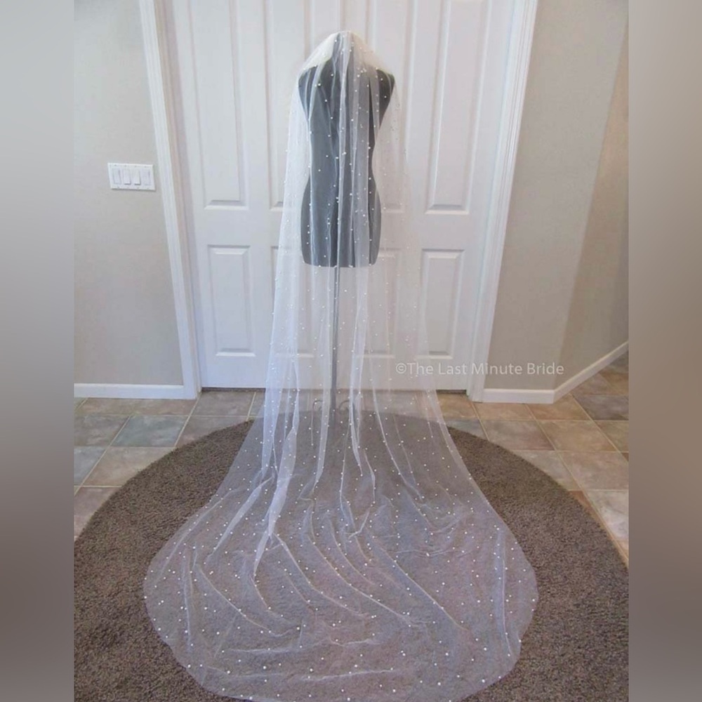 Single-tier Cathedral Length Pearl Wedding Veil